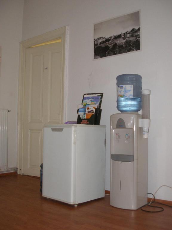 Kretan Hostel Bucharest Luaran gambar
