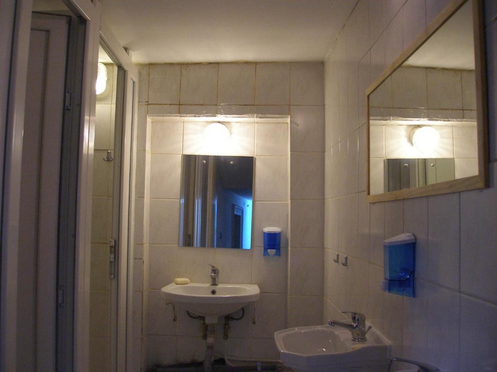 Kretan Hostel Bucharest Luaran gambar