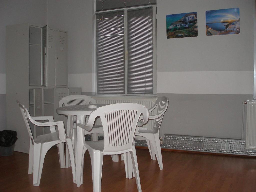 Kretan Hostel Bucharest Luaran gambar