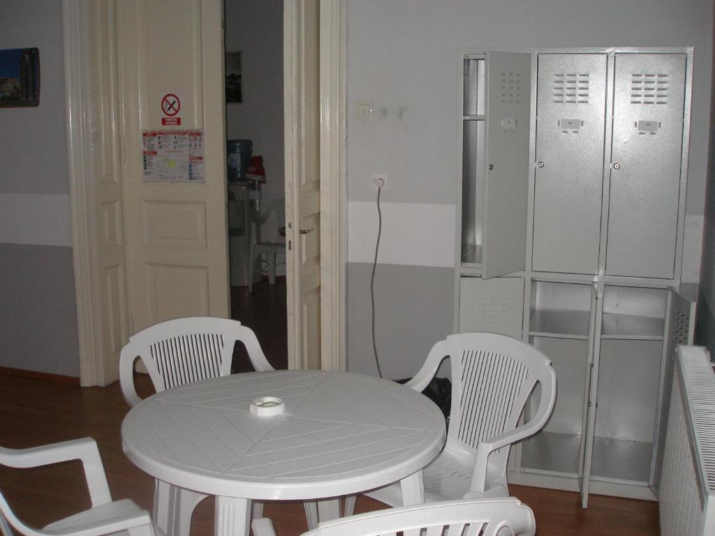 Kretan Hostel Bucharest Luaran gambar